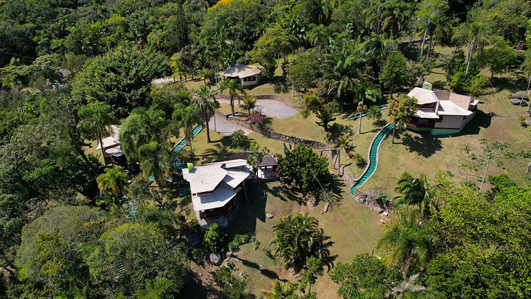 BANGALÔ CASA DA PEDRA - EXCLUSIVIDADE, CONFORTO E PRIVACIDAD